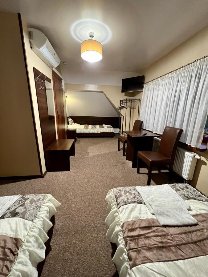 Apartamenty Ostrowiec - Pokoje Goscinne Centrum Ostrowiec Świętokrzyski Eksteriør bilde