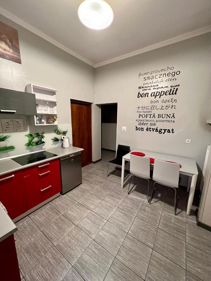 Apartamenty Ostrowiec - Pokoje Goscinne Centrum Ostrowiec Świętokrzyski Eksteriør bilde