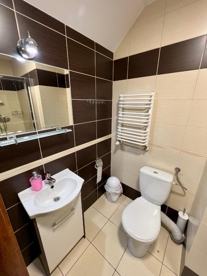 Apartamenty Ostrowiec - Pokoje Goscinne Centrum Ostrowiec Świętokrzyski Eksteriør bilde