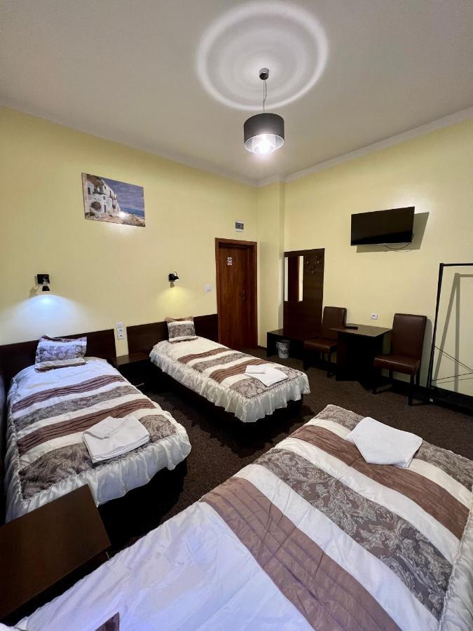 Apartamenty Ostrowiec - Pokoje Goscinne Centrum Ostrowiec Świętokrzyski Eksteriør bilde