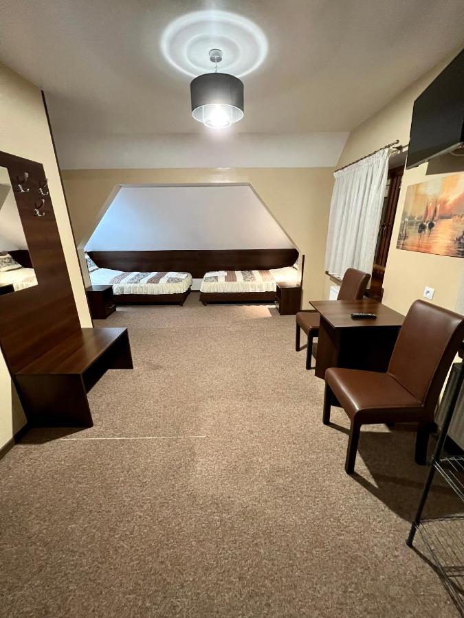 Apartamenty Ostrowiec - Pokoje Goscinne Centrum Ostrowiec Świętokrzyski Eksteriør bilde